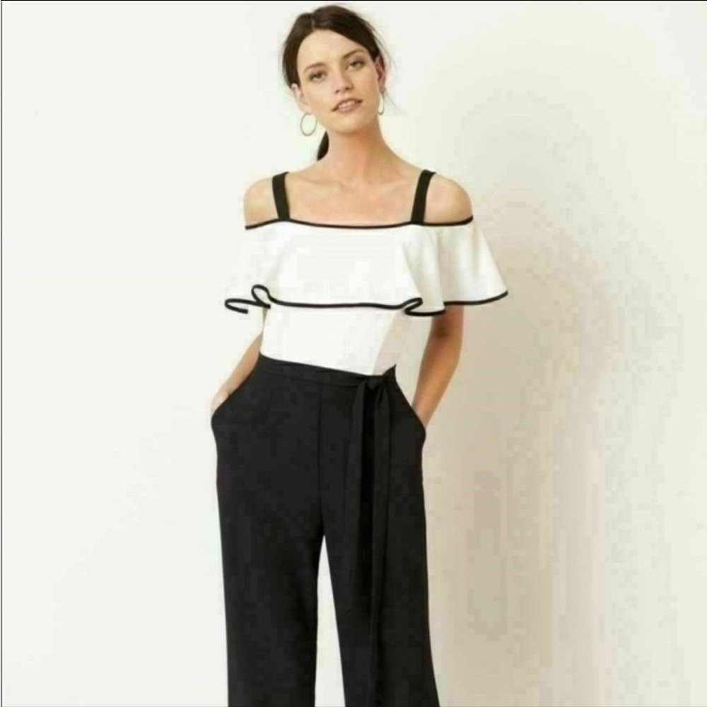 Eliza J Black and White Adjustable Shoulder Strap Jumpsuit. Size‎ 12.